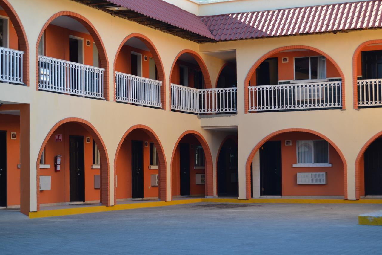 Las Torres Hotel Mexicali Exterior photo